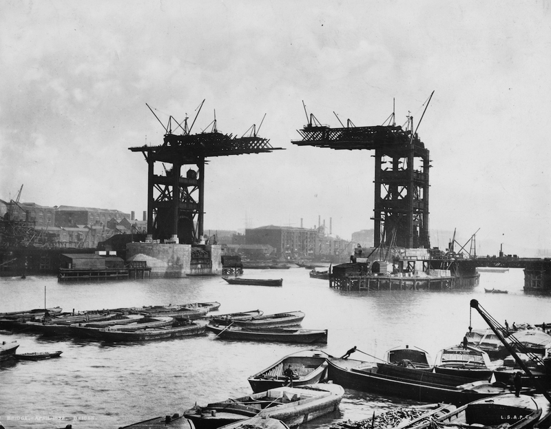Illustration for article titled Viaje al pasado: fotos de lugares icónicos durante su construcción